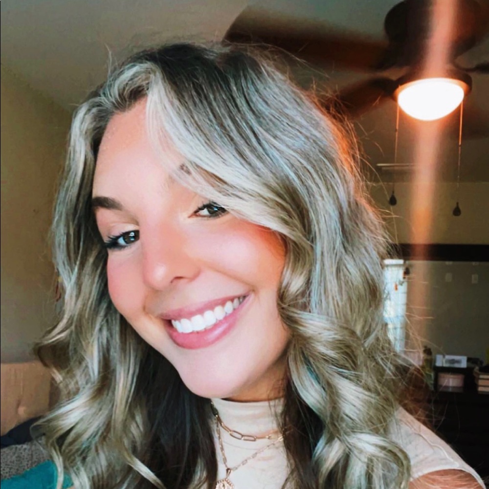 Meet your Posher, Abbie